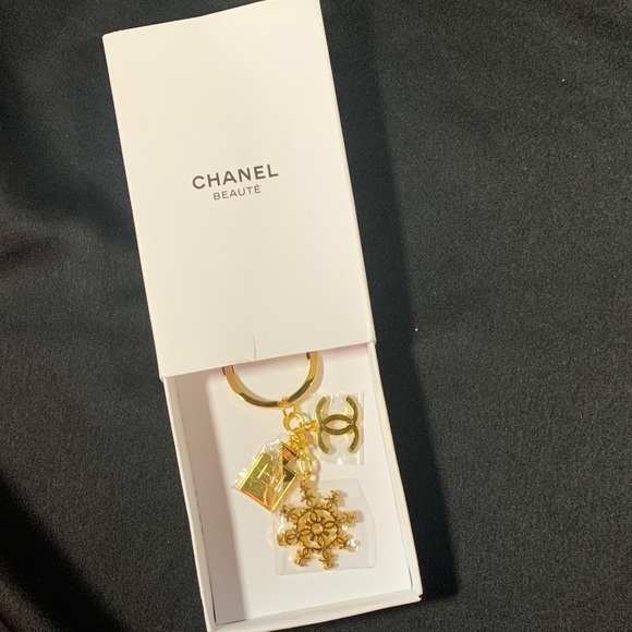 Chanel GWP keychain - Picture 1 of 4